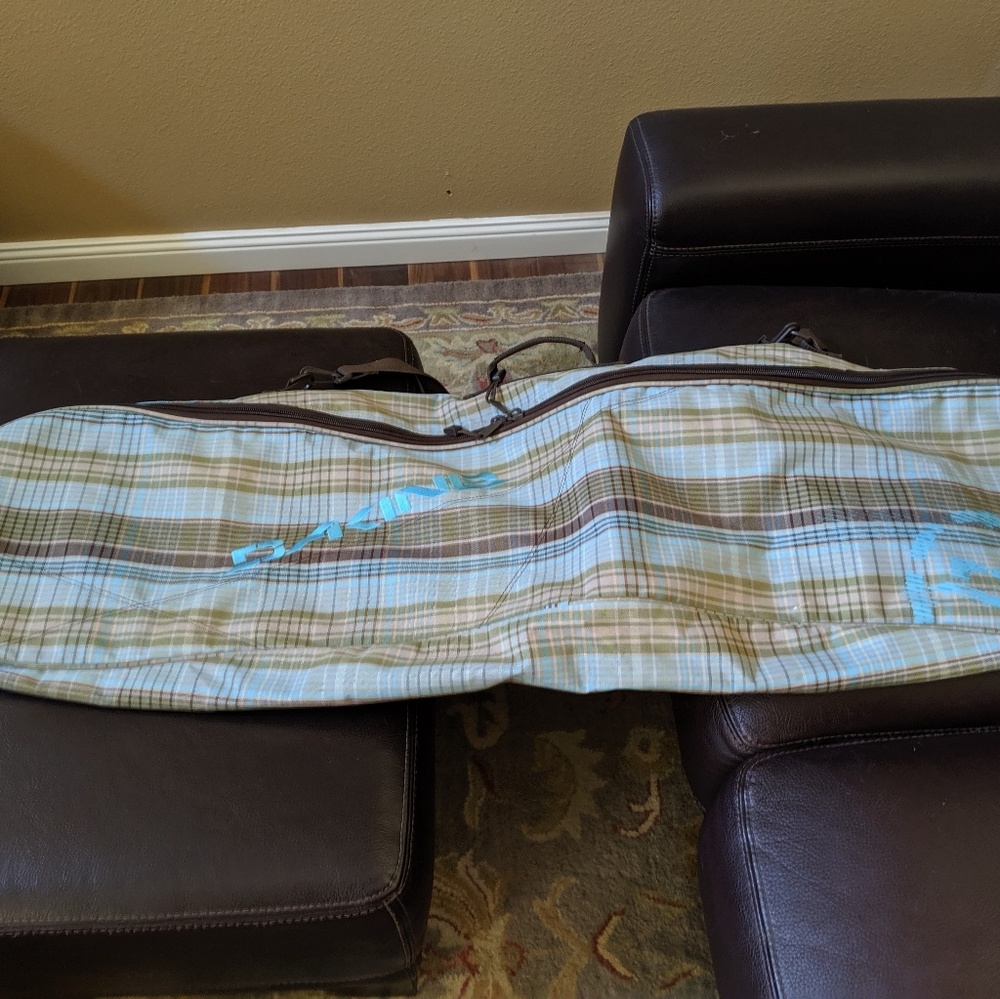 Dakine snowboard bag